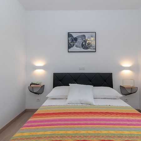 Apartman Lotos Apartment Трогир Екстериор снимка