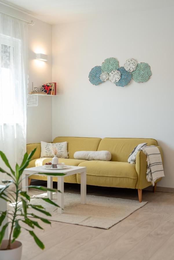 Apartman Lotos Apartment Трогир Екстериор снимка