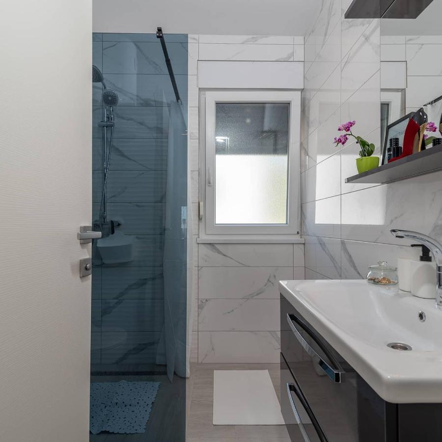 Apartman Lotos Apartment Трогир Екстериор снимка