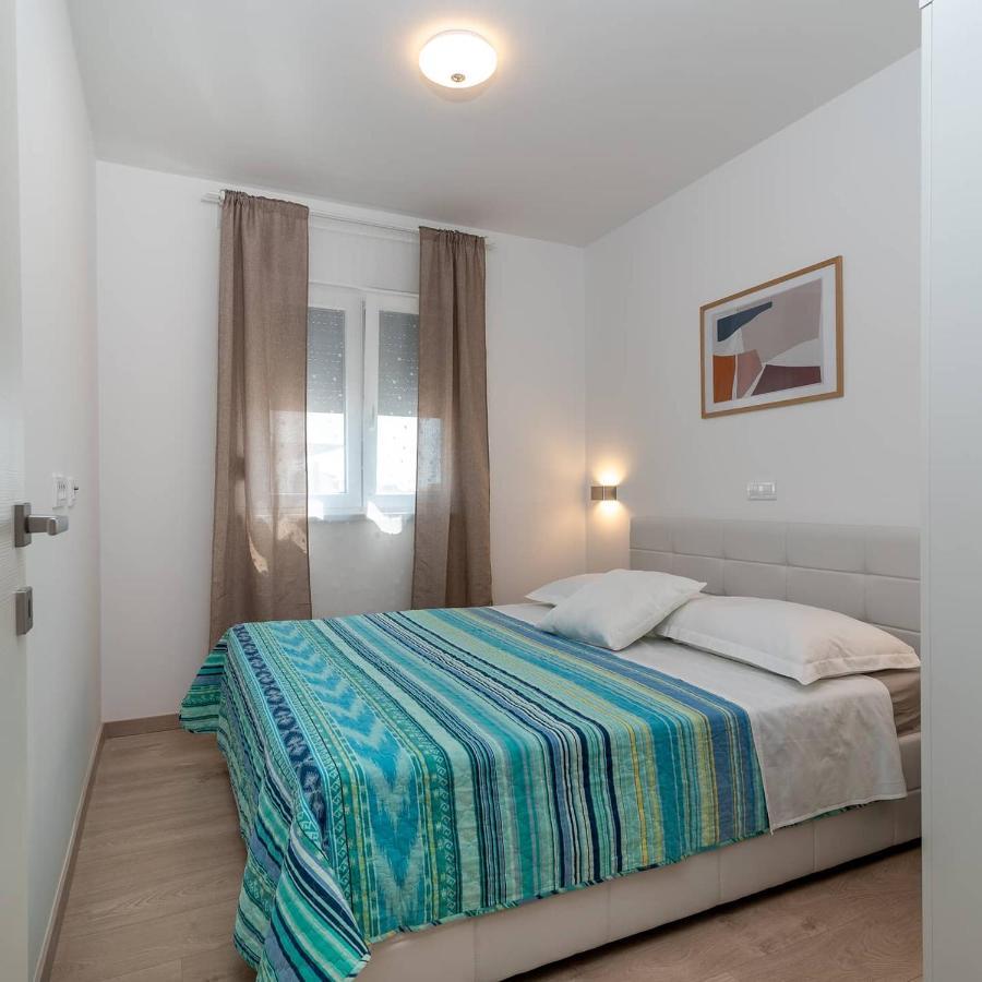 Apartman Lotos Apartment Трогир Екстериор снимка