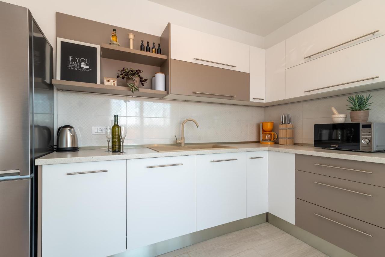 Apartman Lotos Apartment Трогир Екстериор снимка