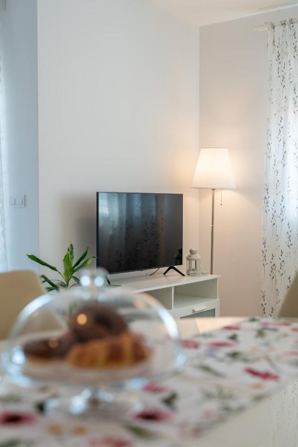 Apartman Lotos Apartment Трогир Екстериор снимка