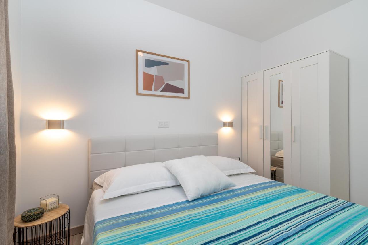 Apartman Lotos Apartment Трогир Екстериор снимка